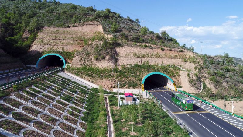 黄延高速扩能工程剪子岔隧道